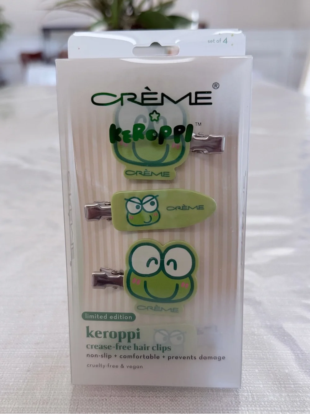 Limited edition The Crème Shop x Keroppi Green Hair Clips - Set of 4